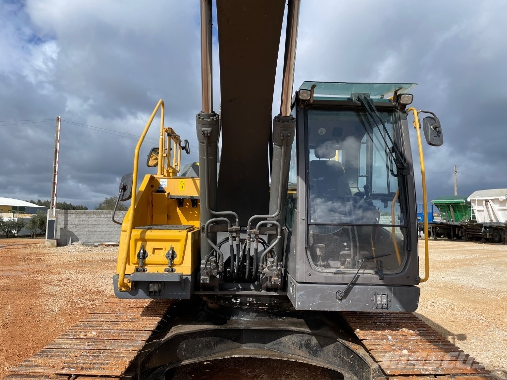Volvo EC 220 E Gravemaskiner på larvebånd
