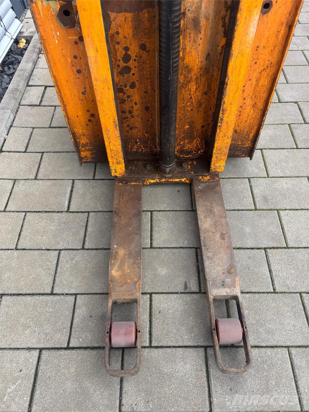 OM CT 13 Hochhubwagen Selbstfahrstapler