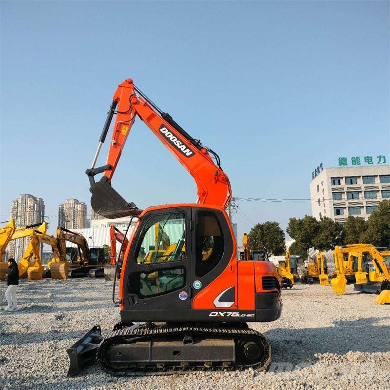 Doosan DX75 Pelle sur chenilles