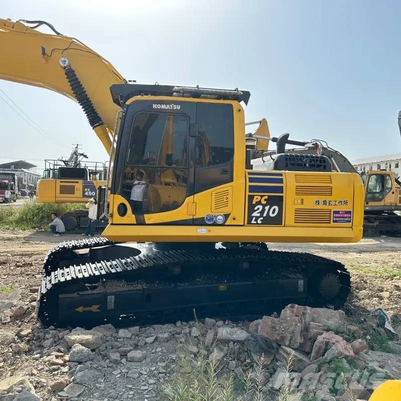 Komatsu PC 210 حفارات زحافة