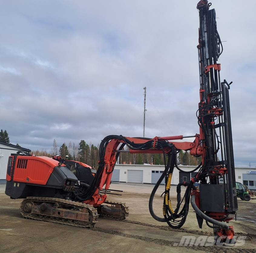Sandvik DC 400 RI 鑽孔機