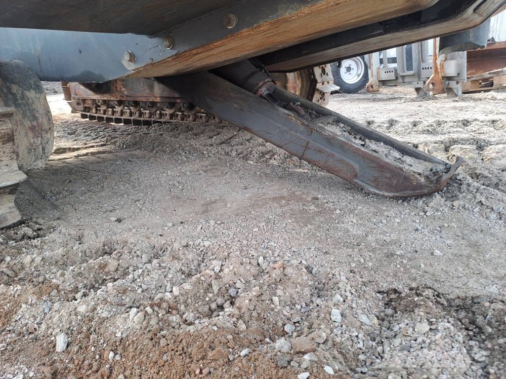 Sandvik DC 400 RI 鑽孔機