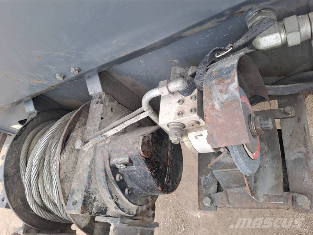 Sandvik DC 400 RI 鑽孔機