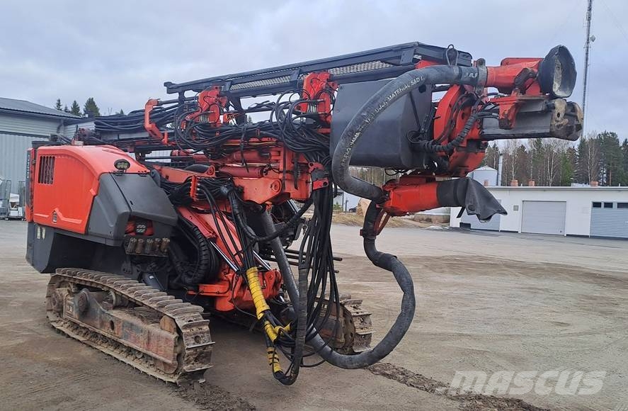 Sandvik DC 400 RI 鑽孔機