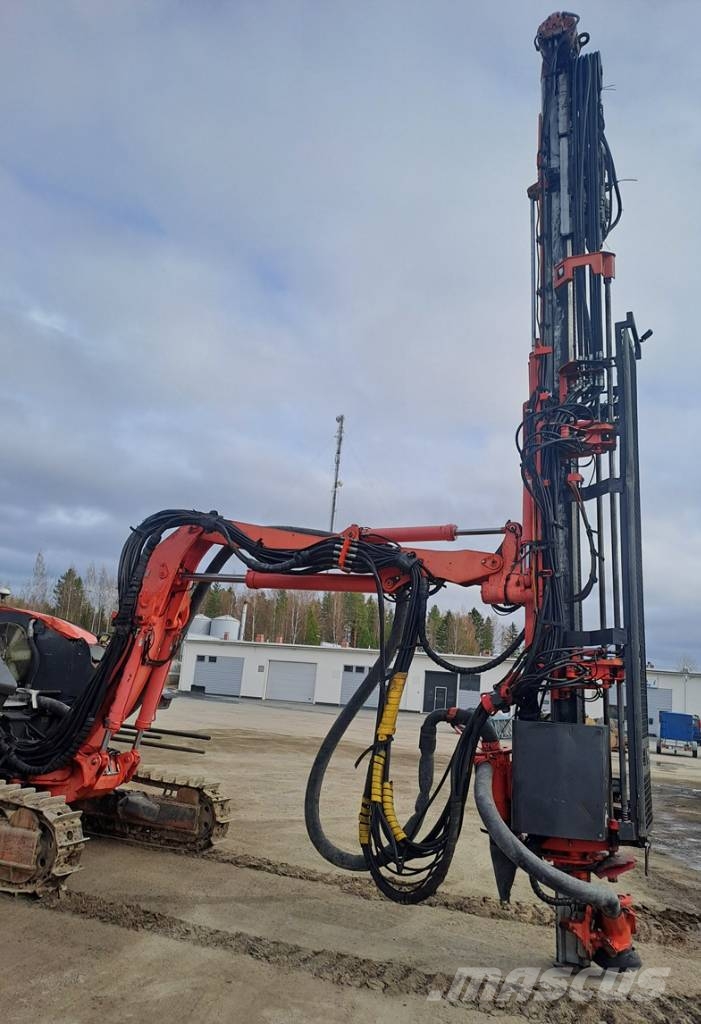 Sandvik DC 400 RI 鑽孔機