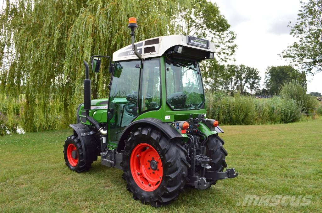 Fendt 210V Vario Profi Smalspoor/Fruitteelttractor Tractors