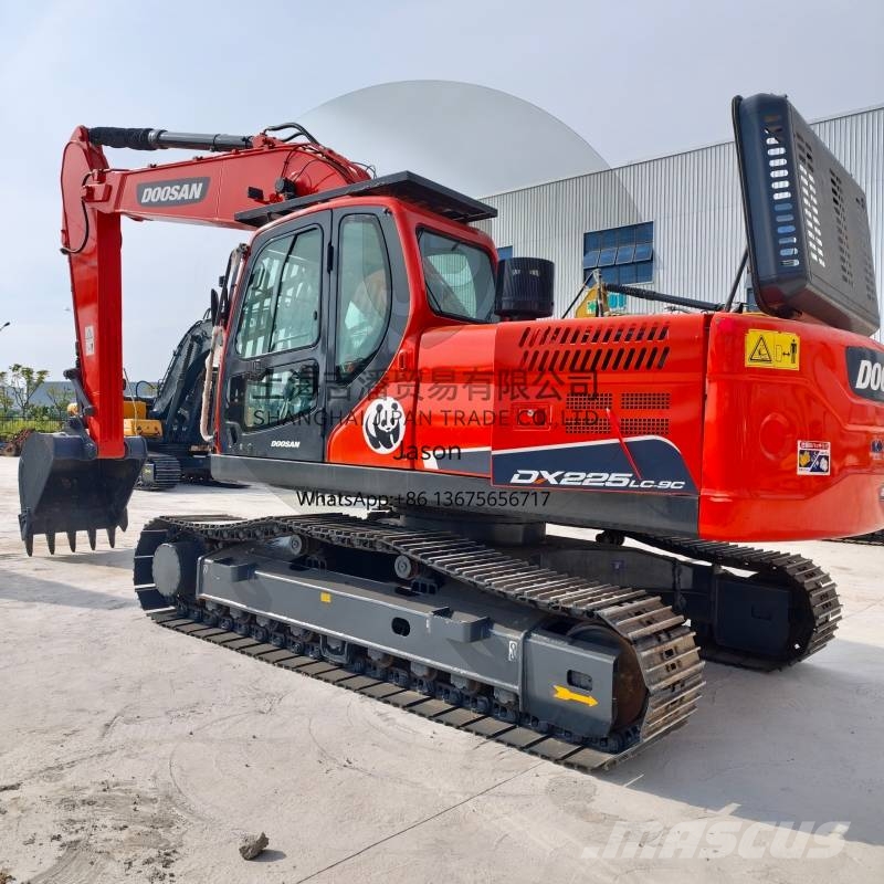 Doosan DX 225 履帶式 挖土機/掘鑿機/挖掘機