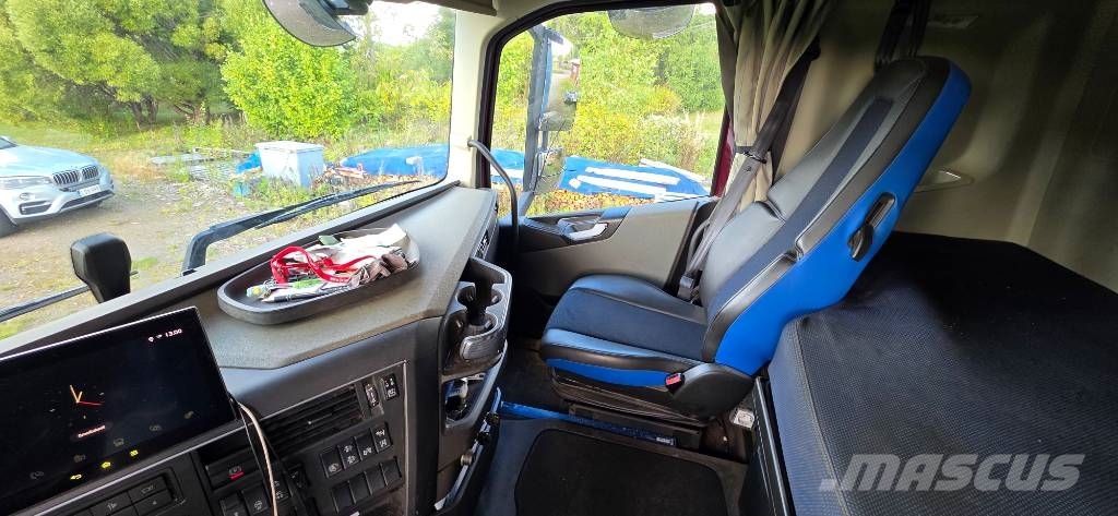 Volvo FH 13 540 Vrachtwagen met containersysteem