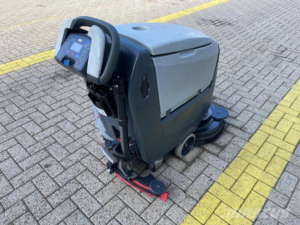 Nilfisk SC 500 كناسات