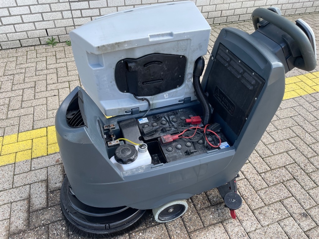 Nilfisk SC 500 كناسات
