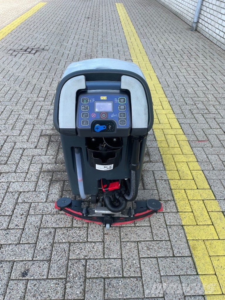 Nilfisk SC 500 كناسات