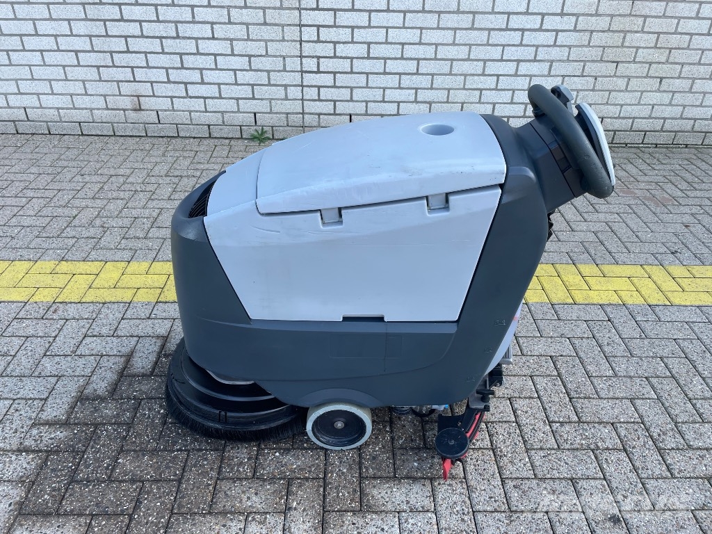 Nilfisk SC 500 كناسات
