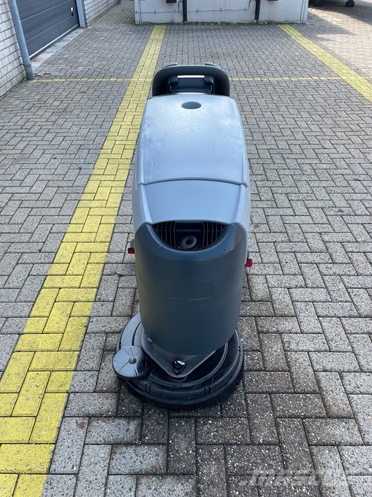 Nilfisk SC 500 كناسات