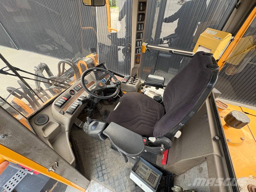 Ljungby L 11 Wheel loaders