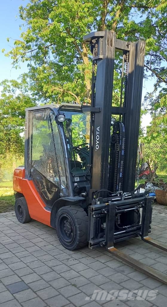 Toyota 02-8 FDF 30, Triplex, Freihub, Wartungsvertrag Camiones diesel