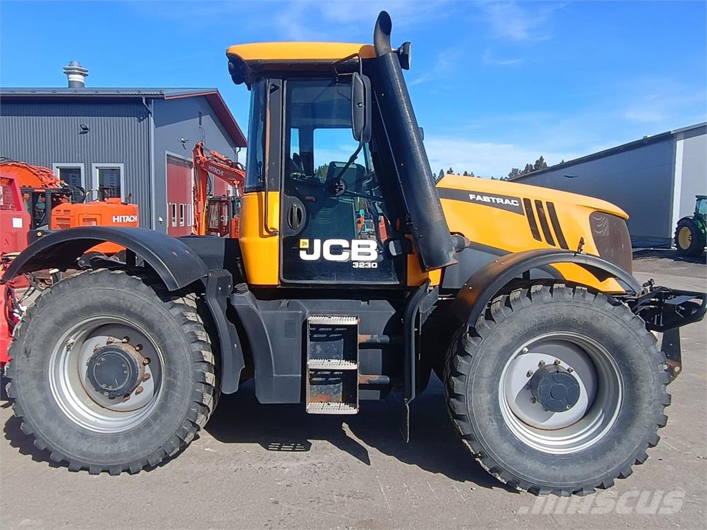 JCB FASTRAC 3230 XTRA Tractores