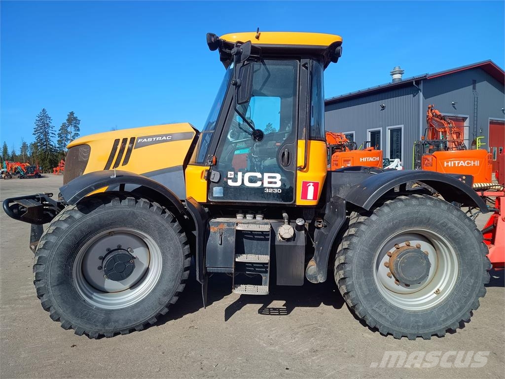 JCB FASTRAC 3230 XTRA Tractores