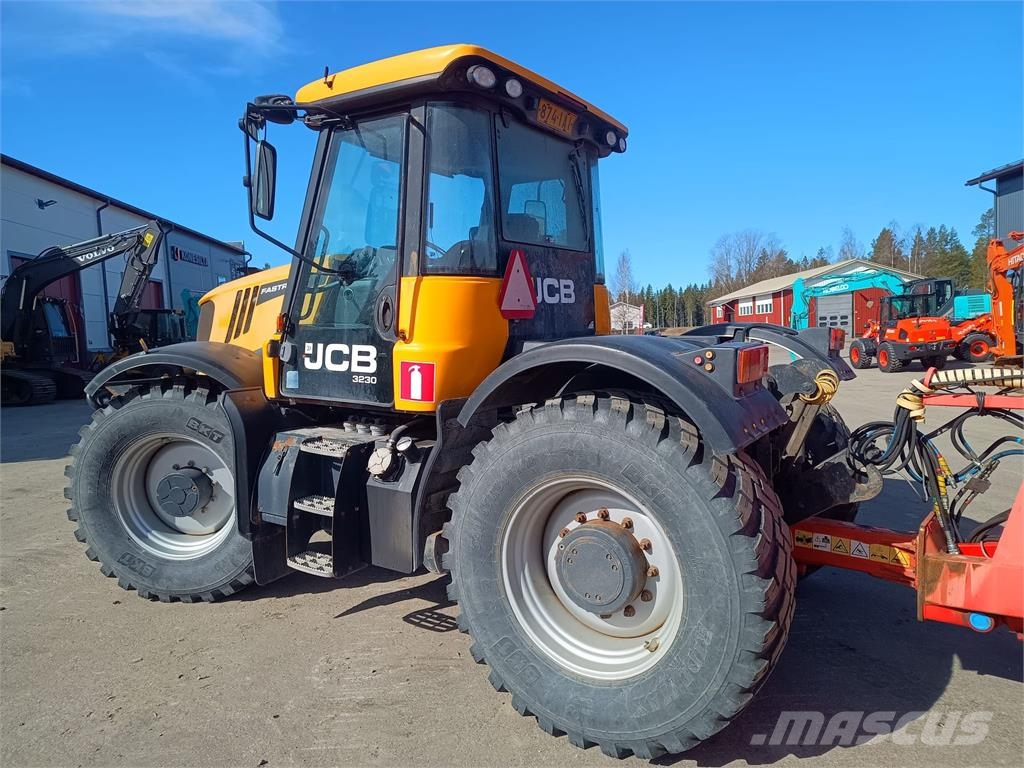 JCB FASTRAC 3230 XTRA Tractores