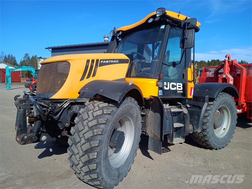 JCB FASTRAC 3230 XTRA Tractores
