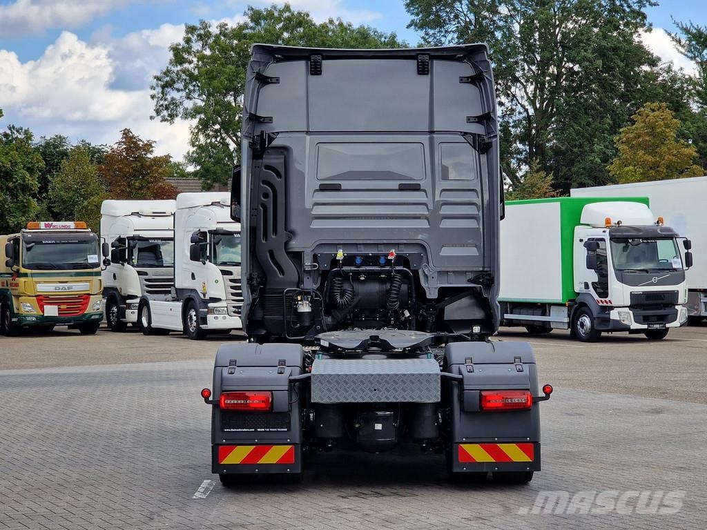 MAN TGX 18.520 GX - D30 - Retarder - Full air - Night وحدات الجر