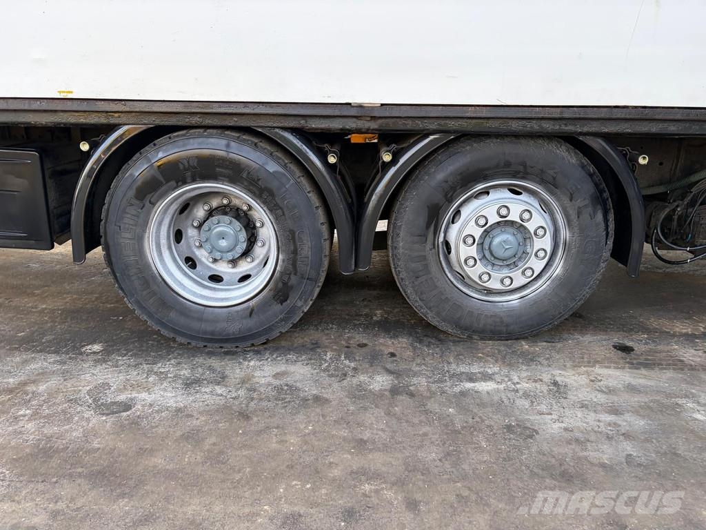 Mercedes-Benz Actros 2543 - Closed Box Truck - V6 - 6x2 - Side O Kastenaufbau