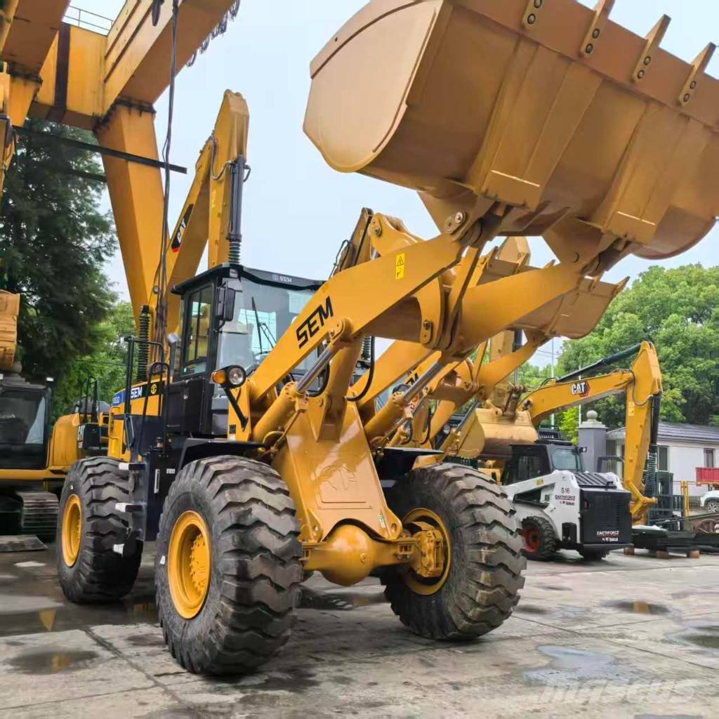 SEM 653D 휠로우더