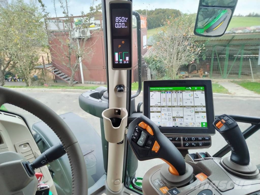John Deere 6R 130 Traktori