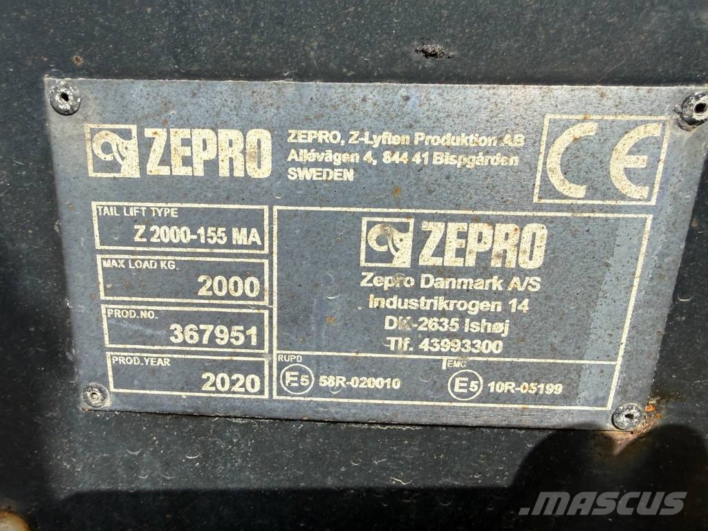 Volvo FL210 4x2 Closed Box Taillift Camiones con caja de remolque