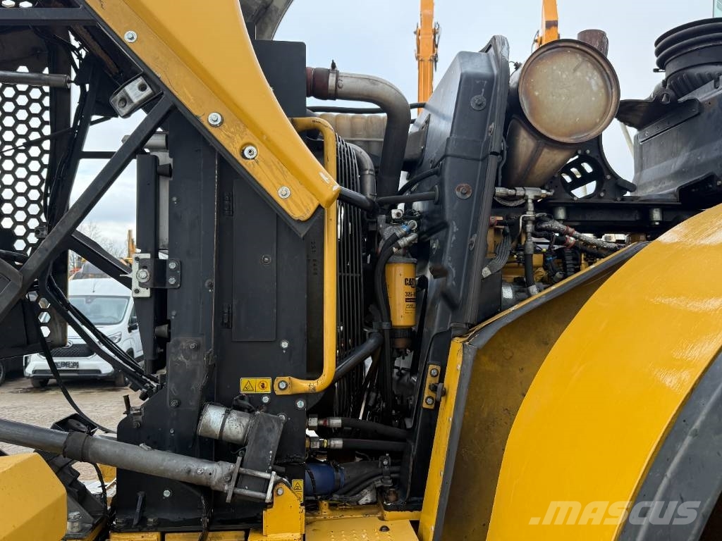 CAT 966K - 3rd Function / Weight System 轮式装载机