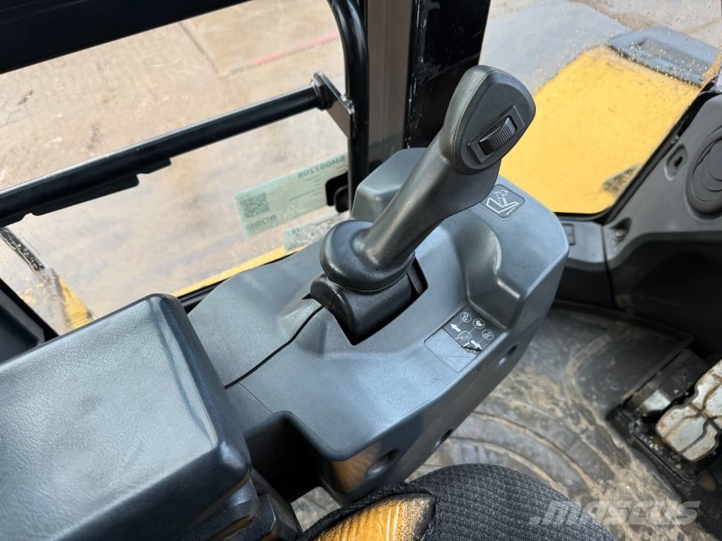 CAT 966K - 3rd Function / Weight System 轮式装载机