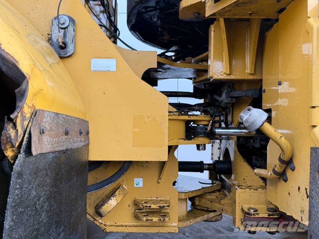 CAT 966K - 3rd Function / Weight System 轮式装载机