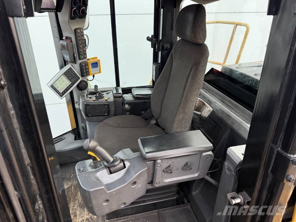 CAT 966K - 3rd Function / Weight System 轮式装载机
