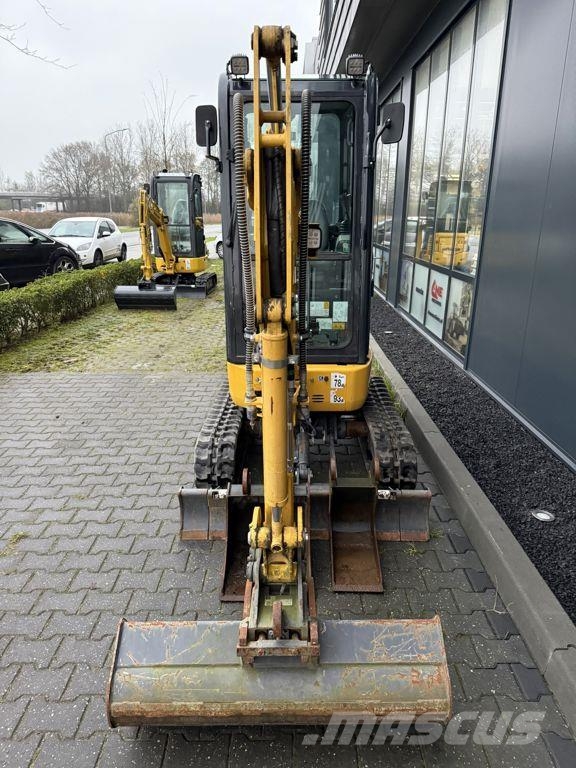 Komatsu PC16R-3HS (2022 / 170 uur) Minikoparki