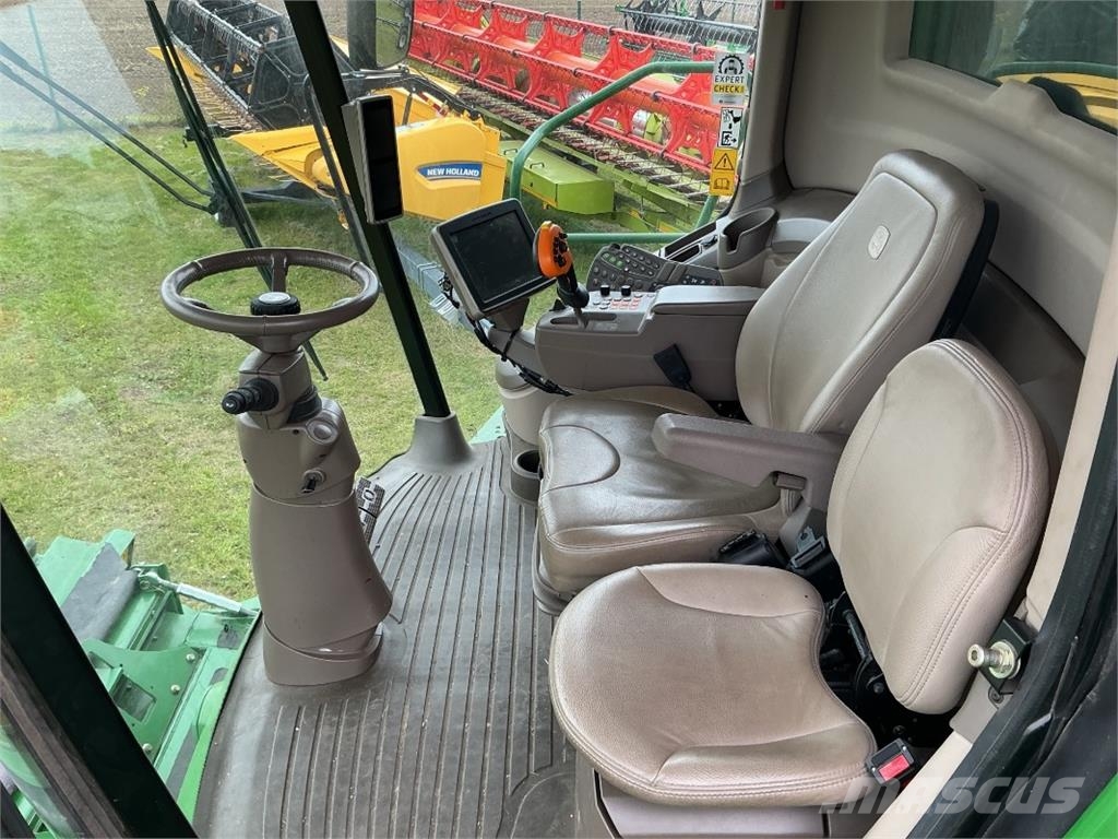 John Deere S685i Mähdrescher