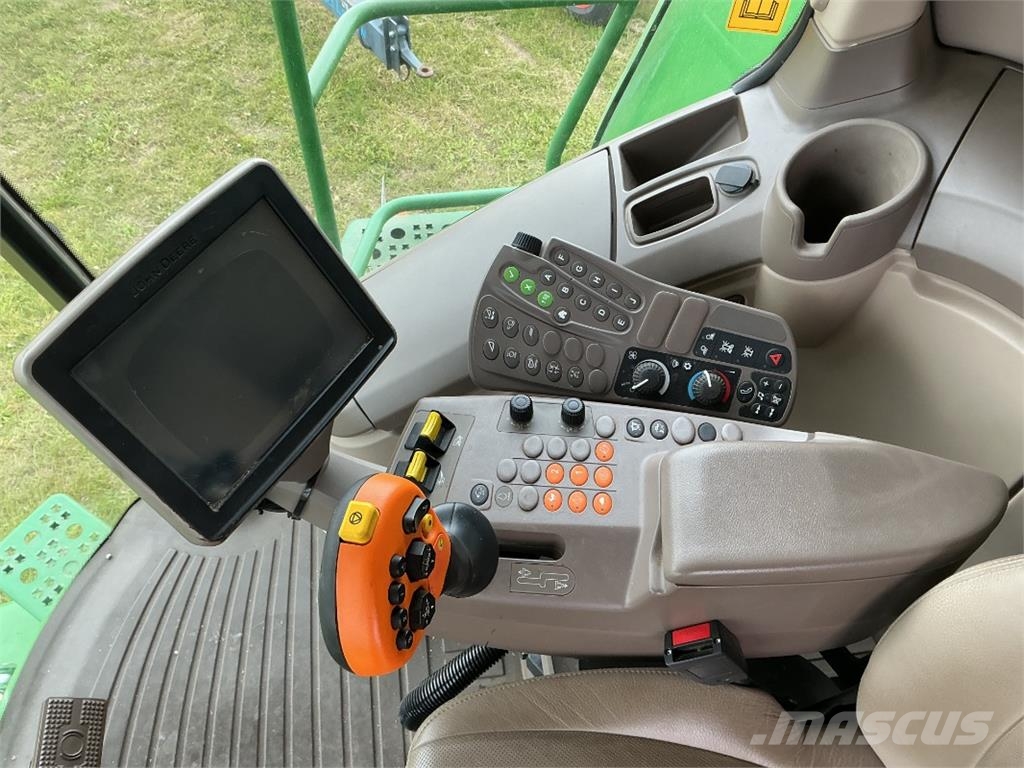 John Deere S685i Mähdrescher
