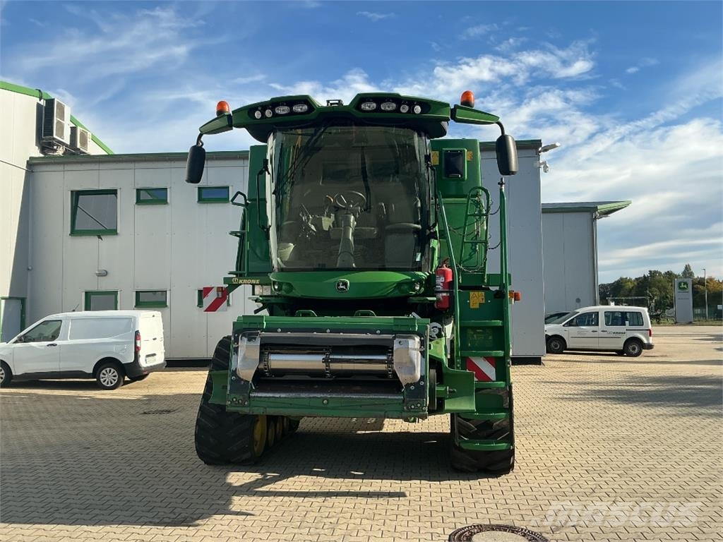 John Deere S685i Mähdrescher