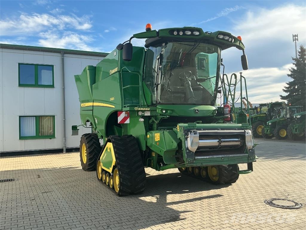 John Deere S685i Mähdrescher