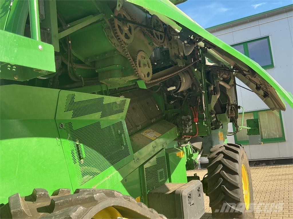 John Deere S685i Mähdrescher