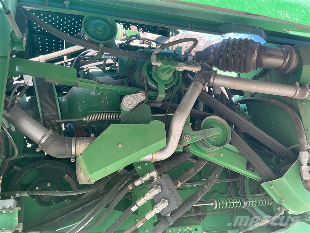 John Deere S685i Mähdrescher