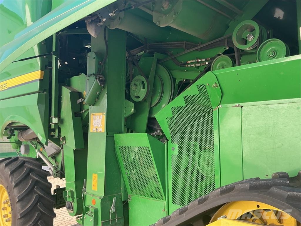 John Deere S685i Mähdrescher