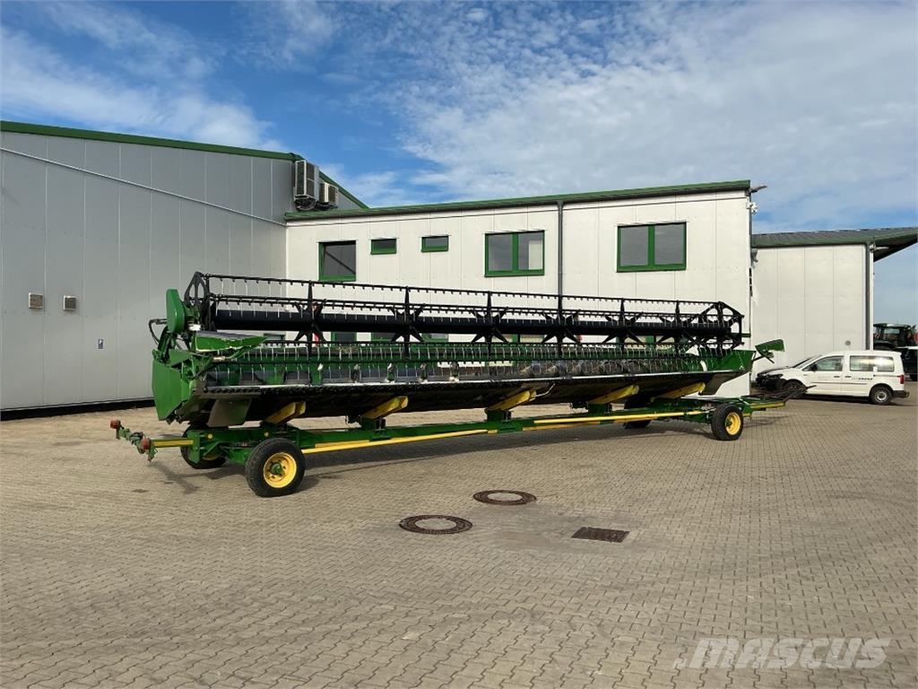 John Deere S685i Mähdrescher