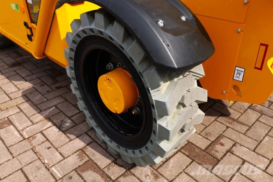 JCB 525-60E Fully Electric, 2500kg Capacity, 6m Liftin Teleskooplaadurid