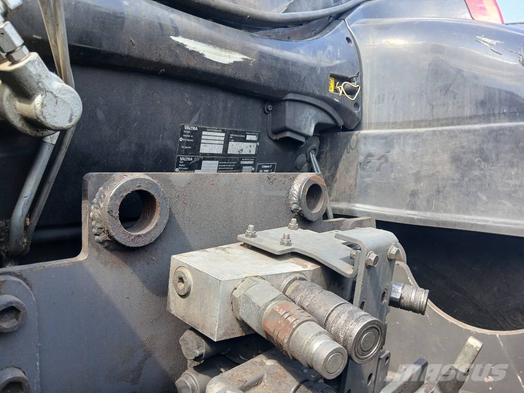 Valtra 214 拖拉机/农用车