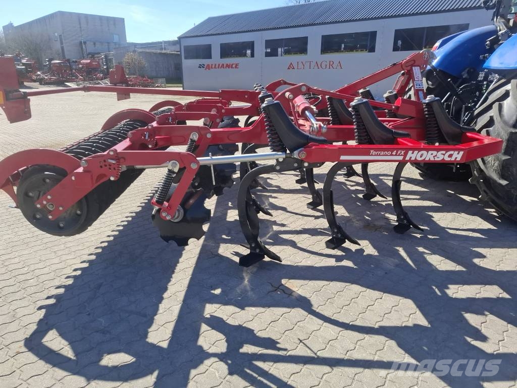 Horsch Terrano 4 FX Déchaumeur, cultivateur