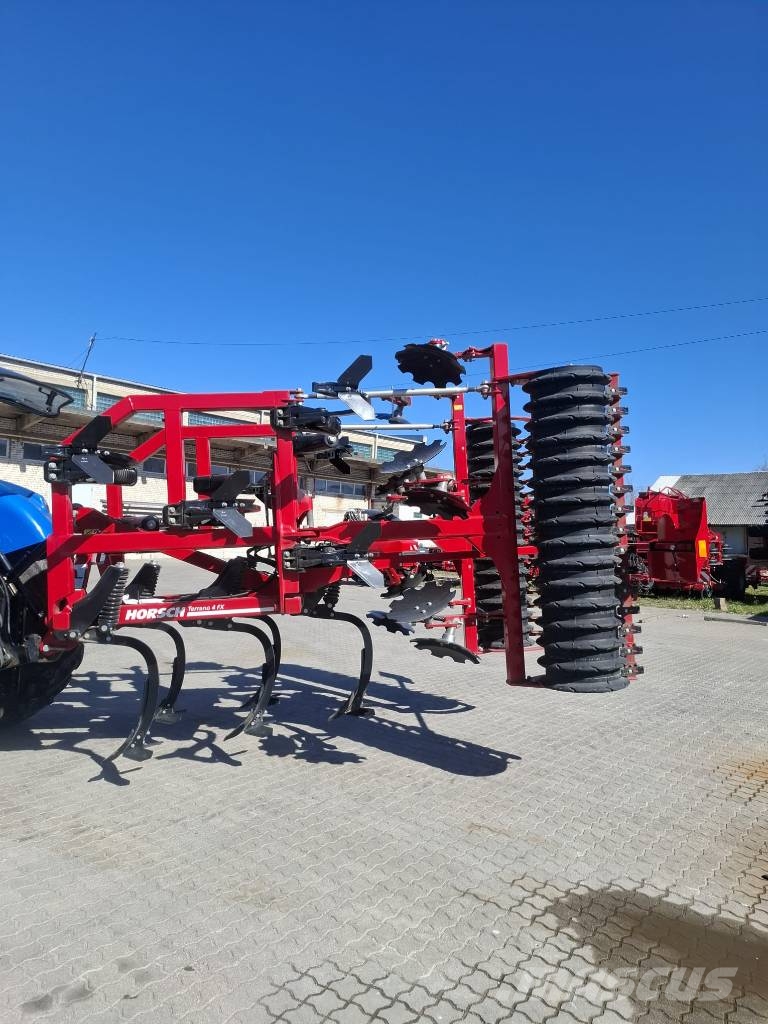 Horsch Terrano 4 FX Déchaumeur, cultivateur