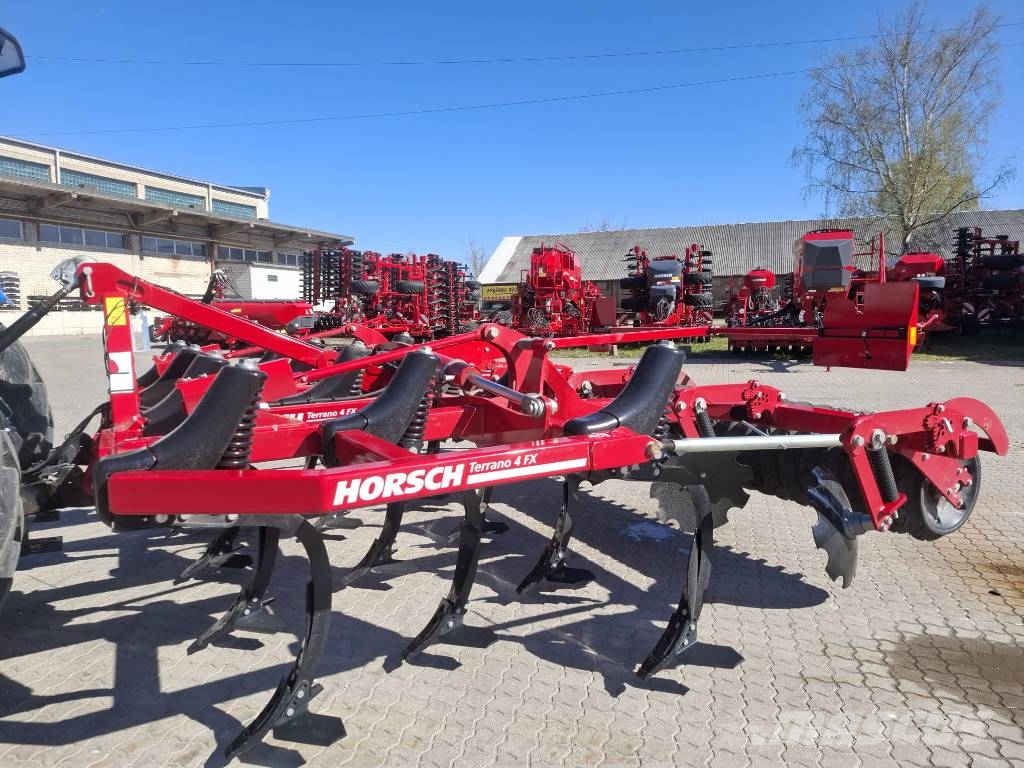 Horsch Terrano 4 FX Déchaumeur, cultivateur