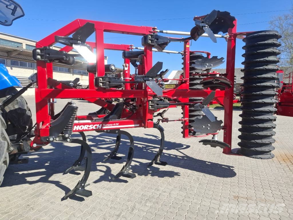 Horsch Terrano 4 FX Déchaumeur, cultivateur