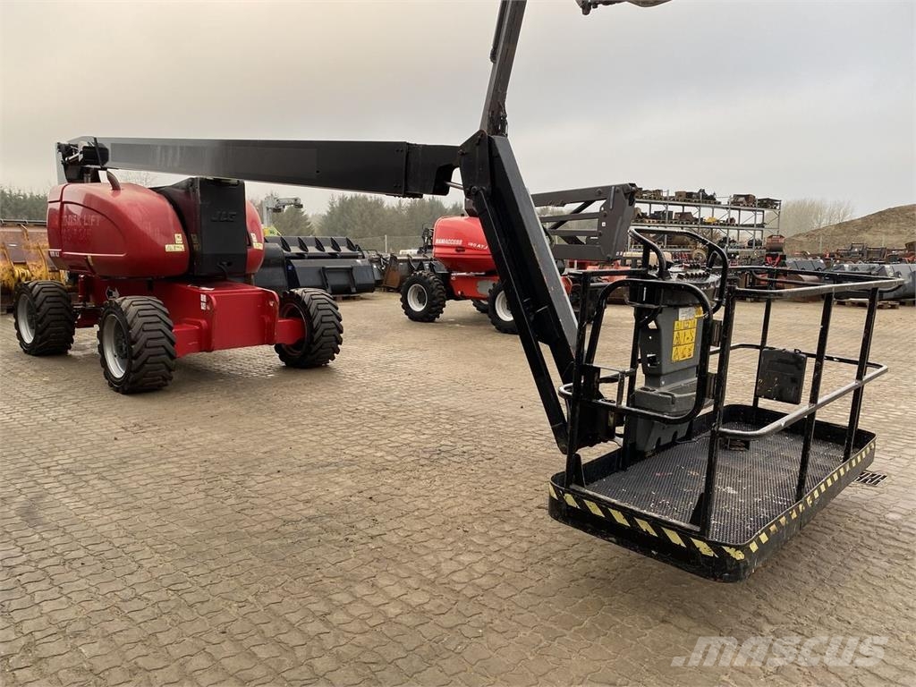 JLG 800AJ Bomliftar