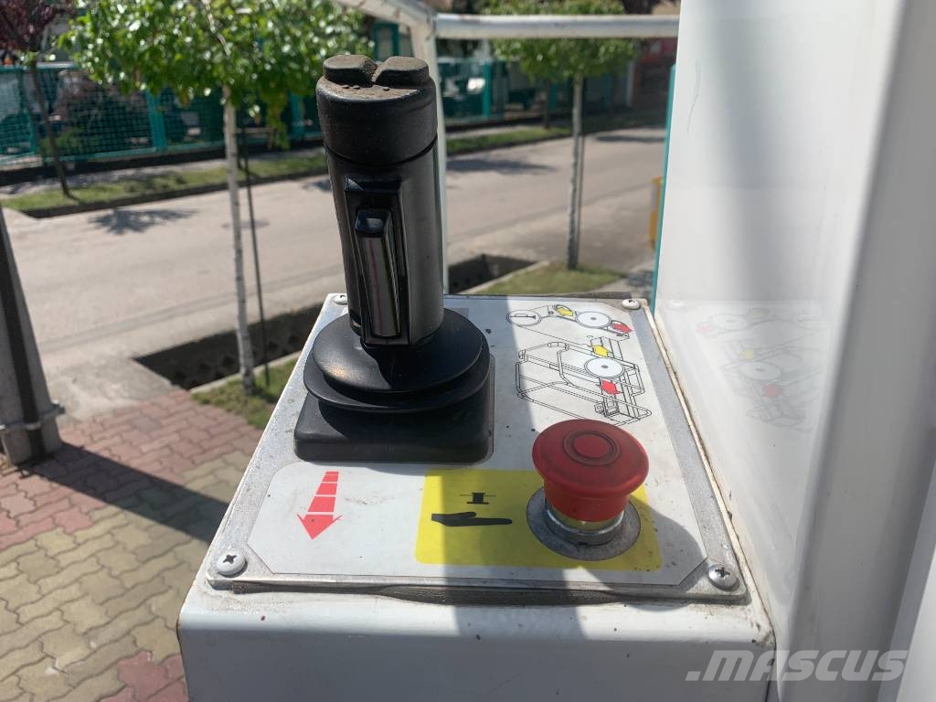 UpRight TM 12 V-2748 EO Vertikalne radne podizne platforme