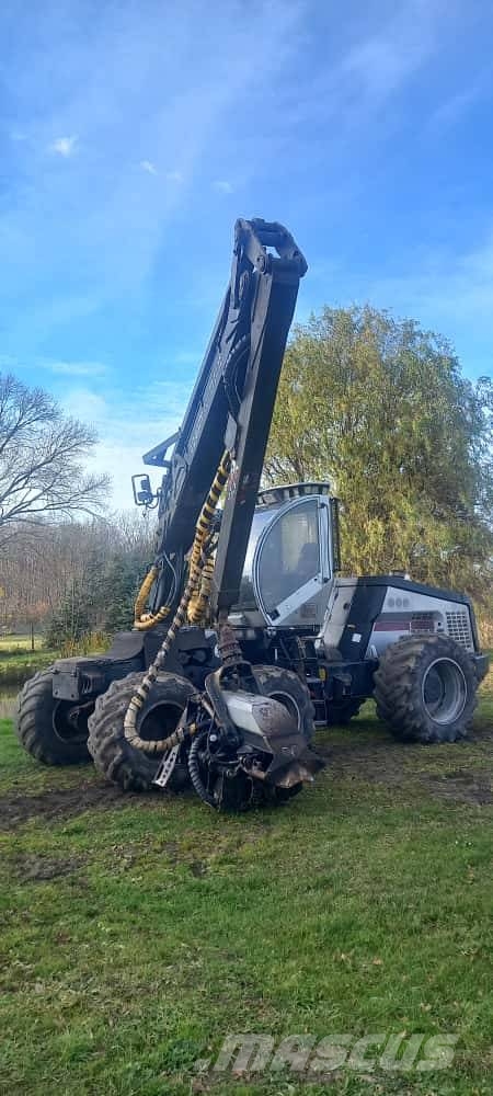 Logset 6H Harvester
